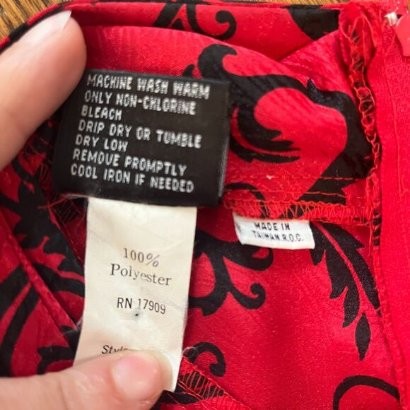Vintage 80s Pyke Limited Red & Black Damask Flourish Print Blouse Sz.14 - Picture 6 of 9